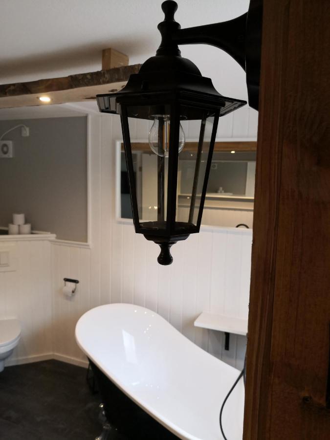 Old School Pa Eidslandet - Exclusive Apartment Экстерьер фото